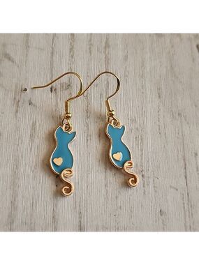 HEART Cat earrings Beautiful Enamel design 925S post EO